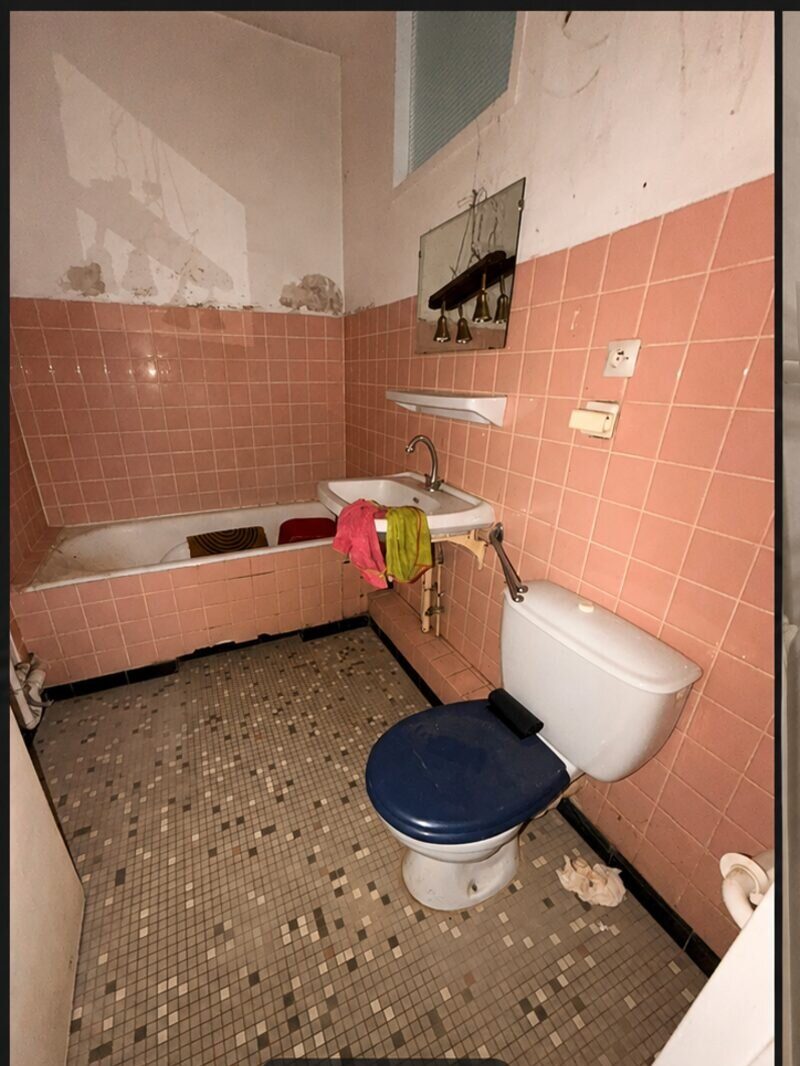 Salle de bain avant rénovation à Illzach